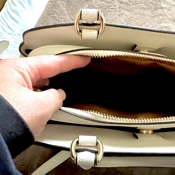 Like new cream COACH handbag - Picture 5 of 6